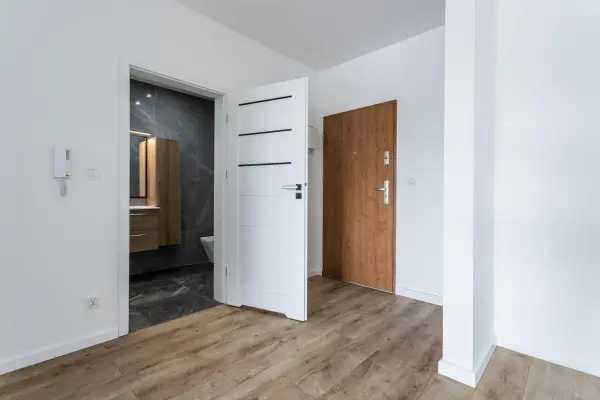 gnieźnieński, Gniezno, Elizy Orzeszkowej, Kawalerka z dużym balkonem gotowa do wprowadzenia i umeblowania