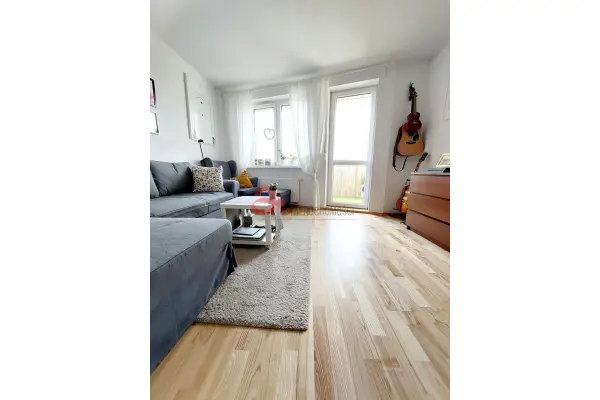 Poznań, Poznań-Stare Miasto, Piątkowo, os. Stefana Batorego, Tuż przy pętli tramwajowej na Piątkowie