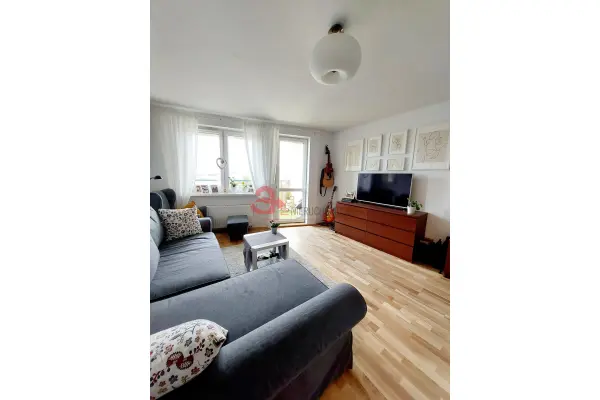 Poznań, Poznań-Stare Miasto, Piątkowo, os. Stefana Batorego, Tuż przy pętli tramwajowej na Piątkowie