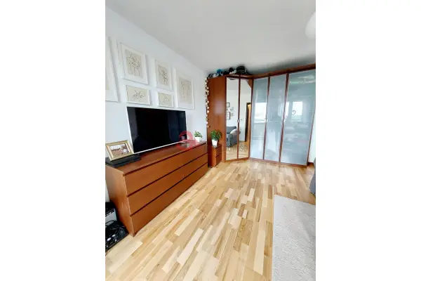 Poznań, Poznań-Stare Miasto, Piątkowo, os. Stefana Batorego, Tuż przy pętli tramwajowej na Piątkowie