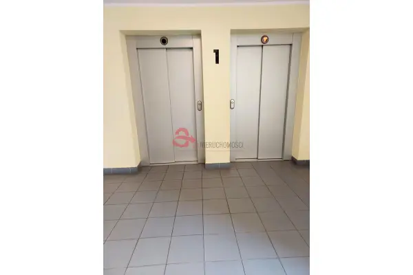 Poznań, Poznań-Stare Miasto, Piątkowo, os. Stefana Batorego, Tuż przy pętli tramwajowej na Piątkowie