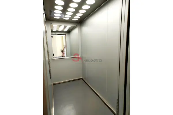 Poznań, Poznań-Stare Miasto, Piątkowo, os. Stefana Batorego, Tuż przy pętli tramwajowej na Piątkowie