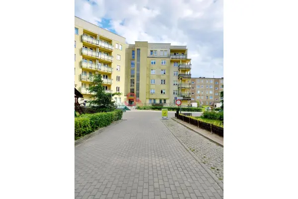 Poznań, Poznań-Stare Miasto, Piątkowo, os. Stefana Batorego, Tuż przy pętli tramwajowej na Piątkowie